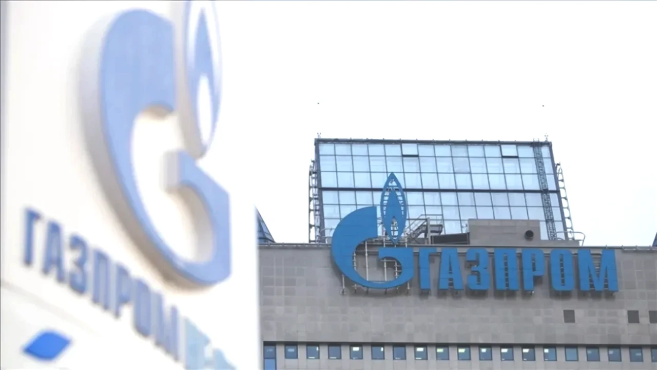 Gazprom’un İlk Yarıda 10,8 Milyar Ruble Zarar Açıklaması: Ekonomik Etkileri Neler?