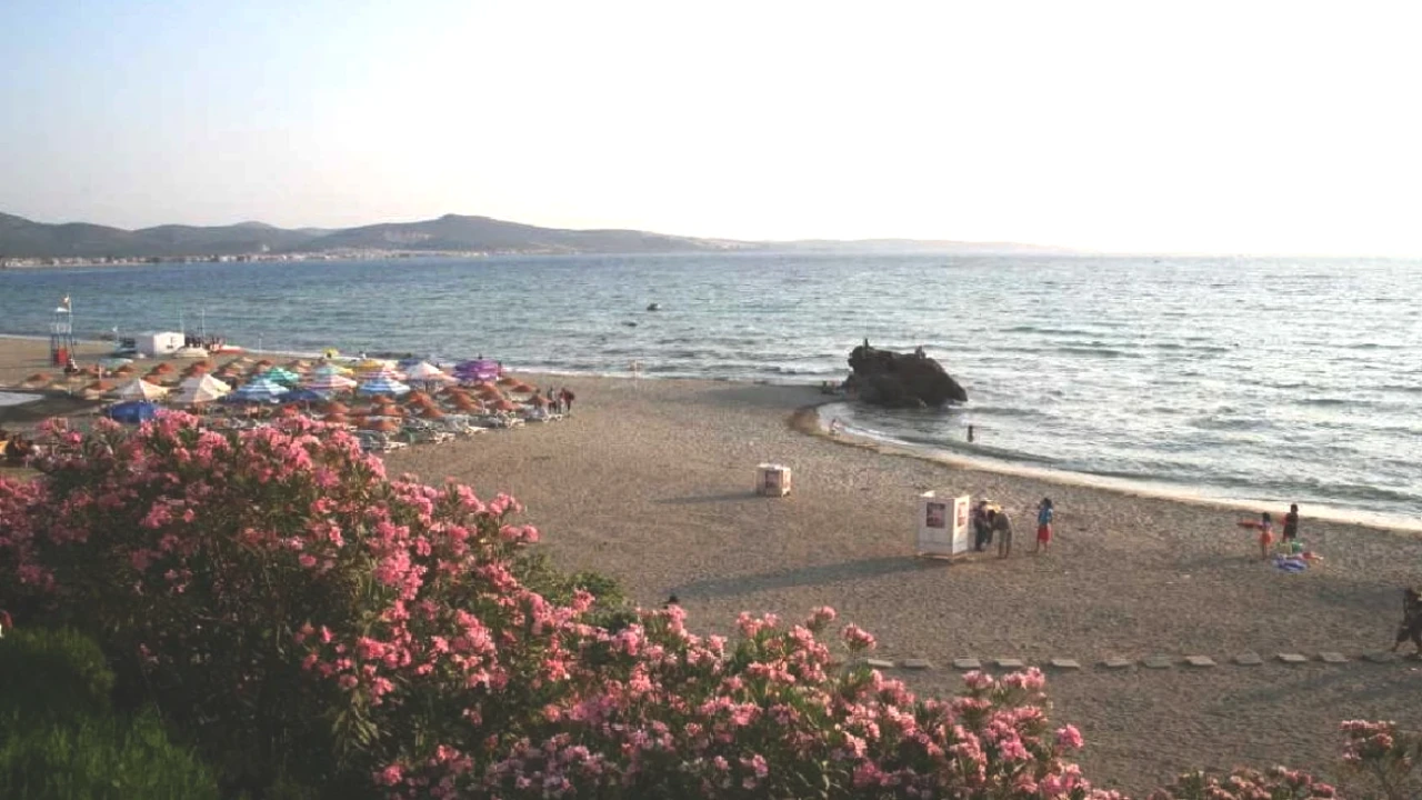 Antalya ve İzmir'den Farklı! Mavi Bayraklı Bu Şirin Kasaba ile Tatilinizi Renklendirin!