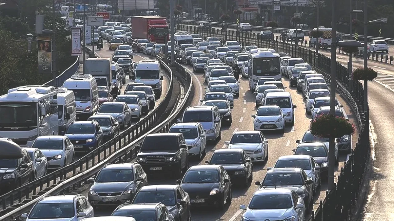 Araç Sahipleri için Zorunlu Cihazlar! Türkiye'de Trafik Artık Bu İki Cihazla Güvende!