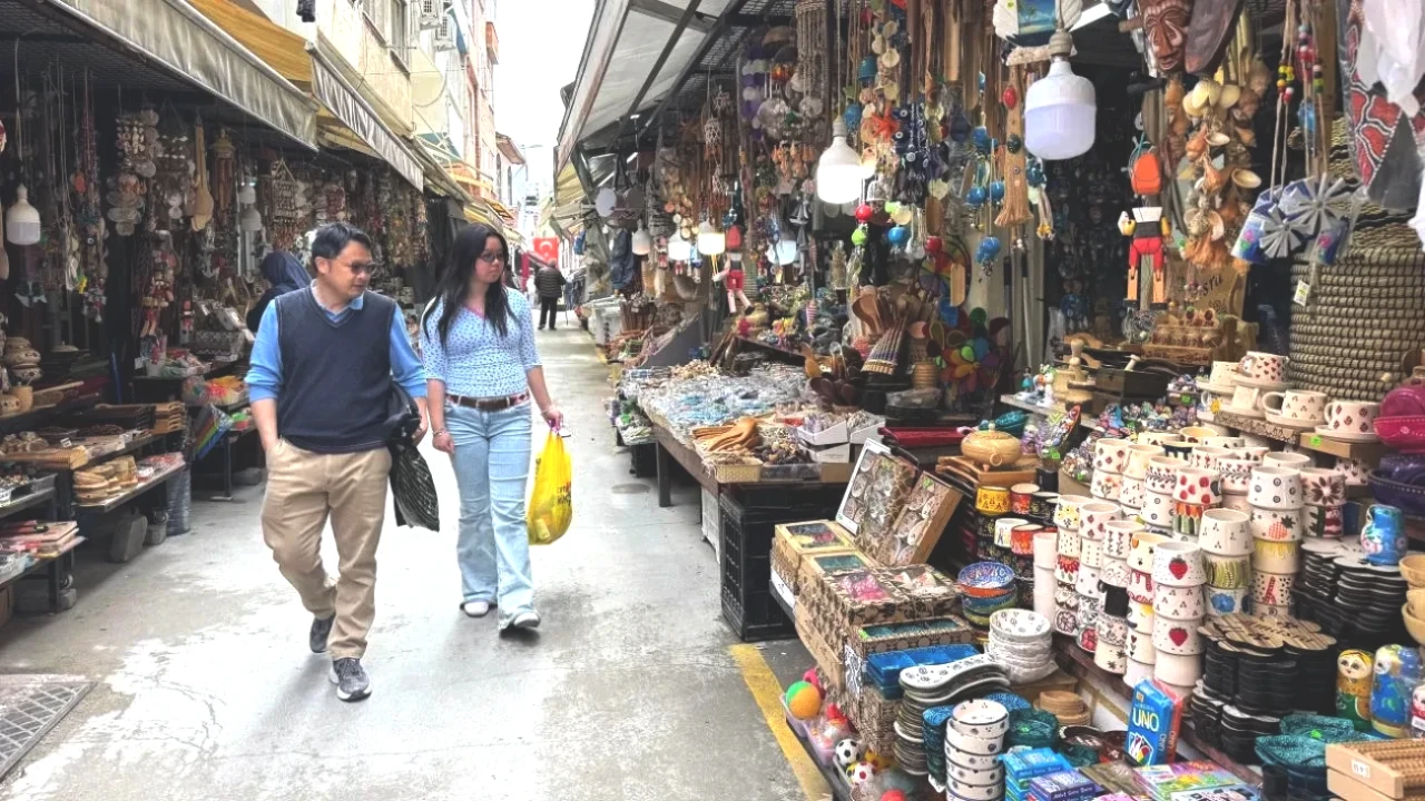 Turistlerden Hediyelik Eşya Satışında Rekor Harcama! Detaylar Burada
